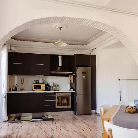 Apartment Musicians L182